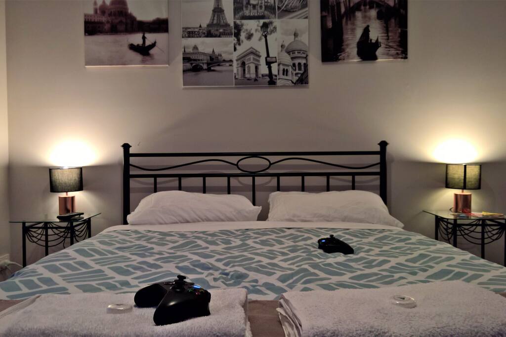 There is even three arts on the wall!