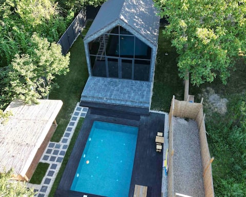 Heated Pool-Jacuzzi-Fireplace
