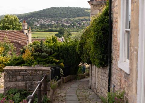 Cosy 2BD Cottage wIth beautiful views nr Bath