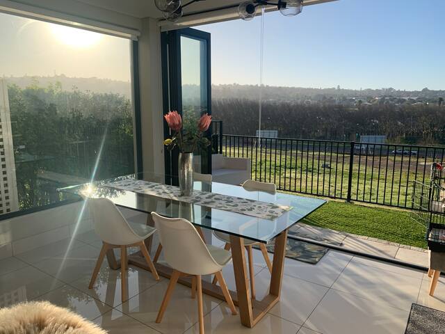 Stylish stay in the vineyards ~ 16 Songbird ! gallery image 5