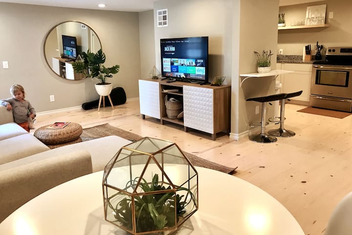 Plaza District House w Two Bedrooms