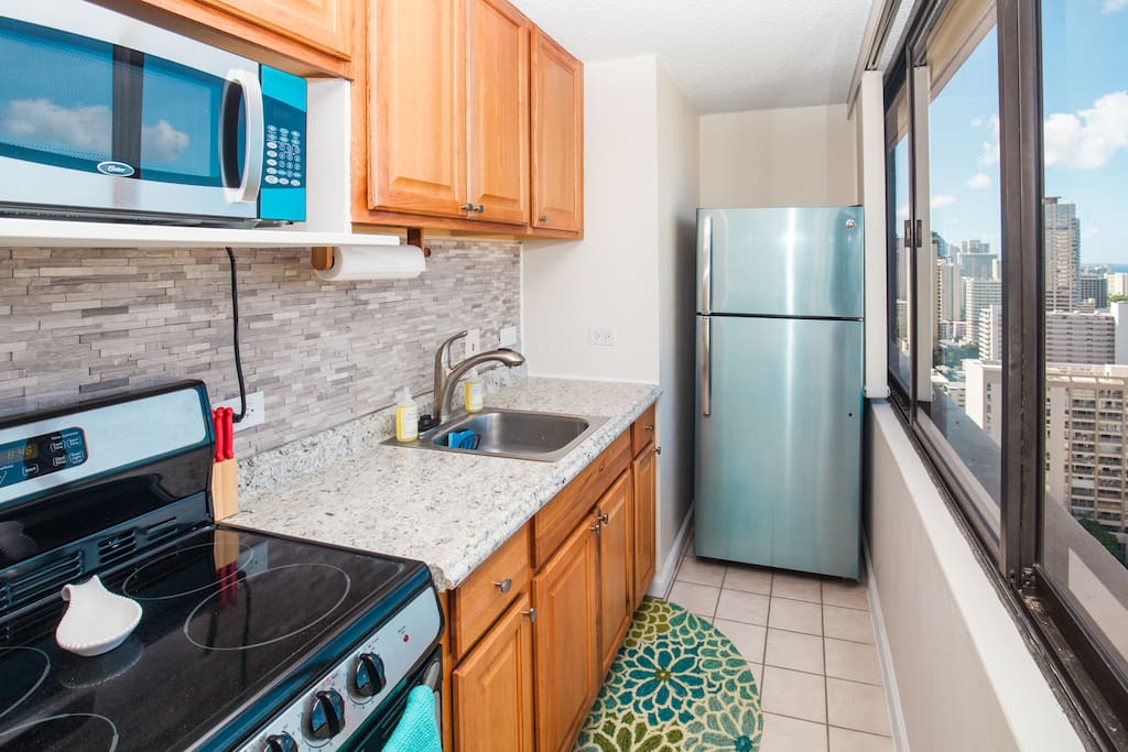 Stove, Oven, Microwave, Toaster, Coffee Maker, Fully Stocked Kitchenware Full Fridge