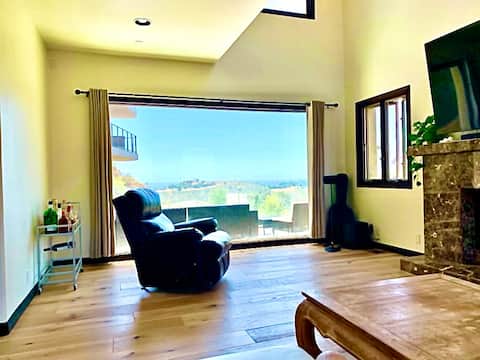 Top Airbnb: Gorgeous 4 bedroom ocean view villa with hot tub in Malibu