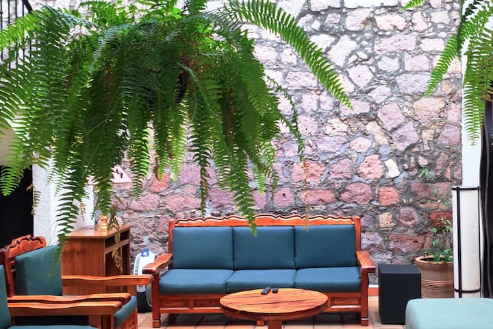 Casa Colonial En El Centro - Morelia