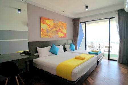 Lv40 Penthouse Sunrise Seaview Balcony, 1km Gurney