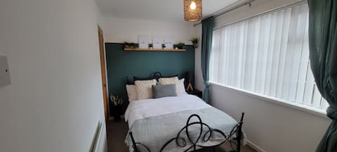 Modern, stylish, cosy flat.Refurbished Spring 2021
