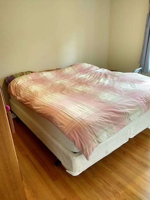 Queen size bed