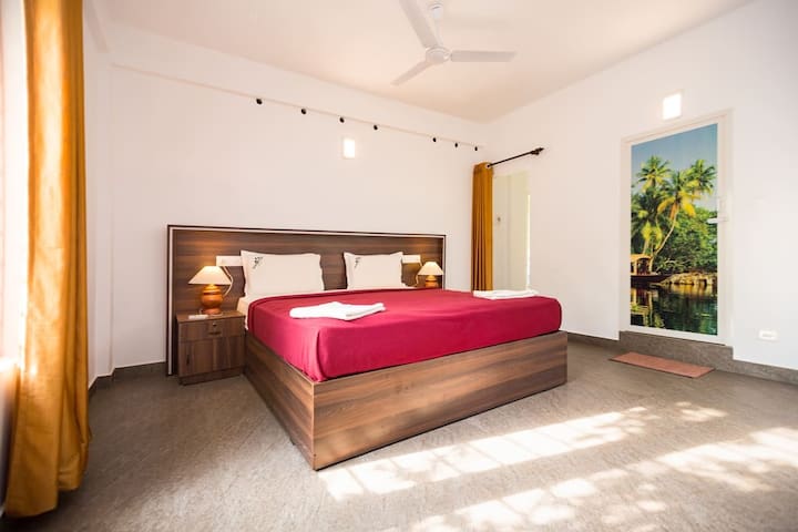 Lighthouse Beach Condo