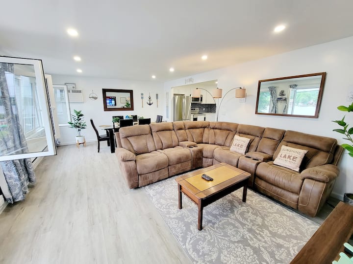 Lakefront 4bd 2bth Home On Lake Hopatcong + Kayaks - Lake Hopatcong