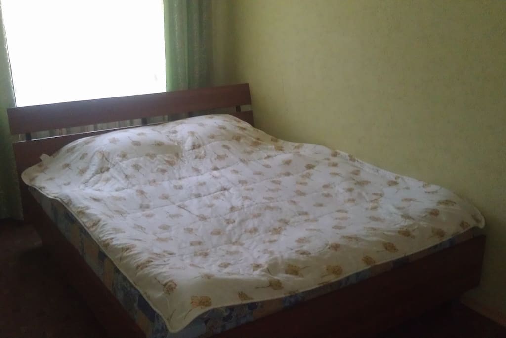 спальня с кроватью