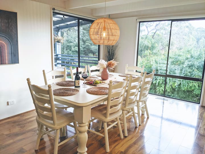 The Rare Rose Retreat Houses for Rent in Rosebud, Victoria, Australia