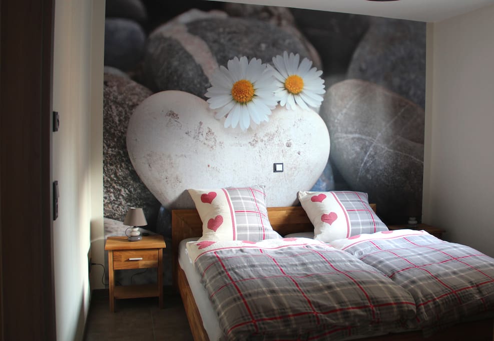 Liebevoll eingerichtetes Schlafzimmer