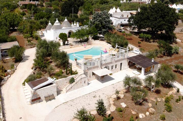 Trullo Cime Bianche Complex (with private pool)