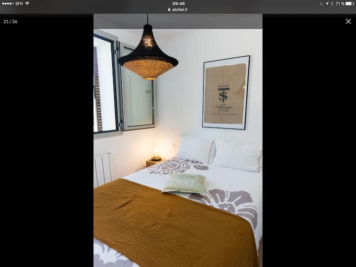 Приземје во спалната соба бр. 4 на западната страна.