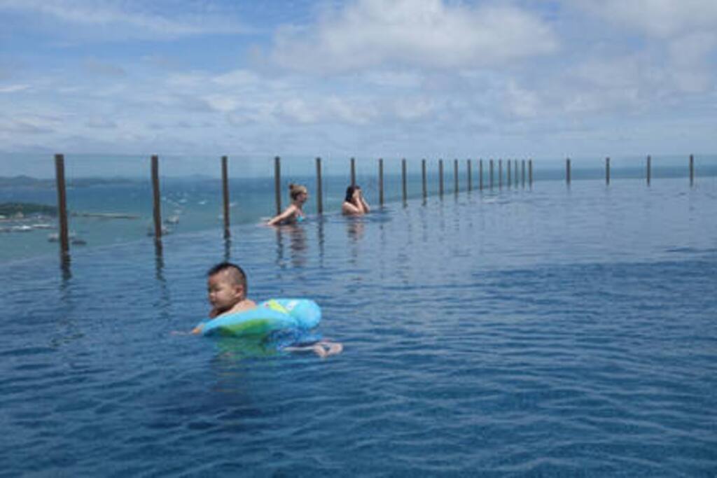 The rooftop infinity pool