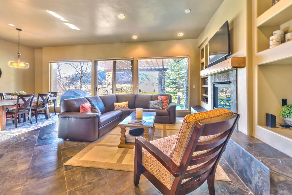 Utah Lodging / Fairways 27 / Living