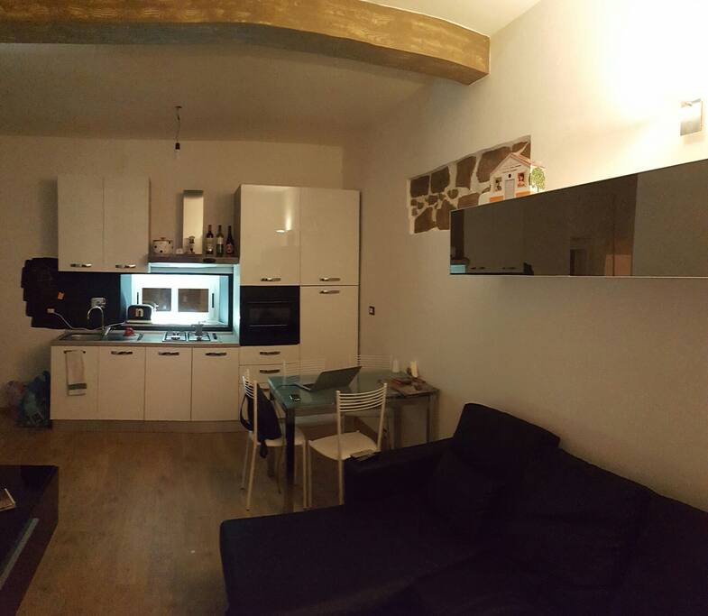 Soggiorno con cucina abitabile