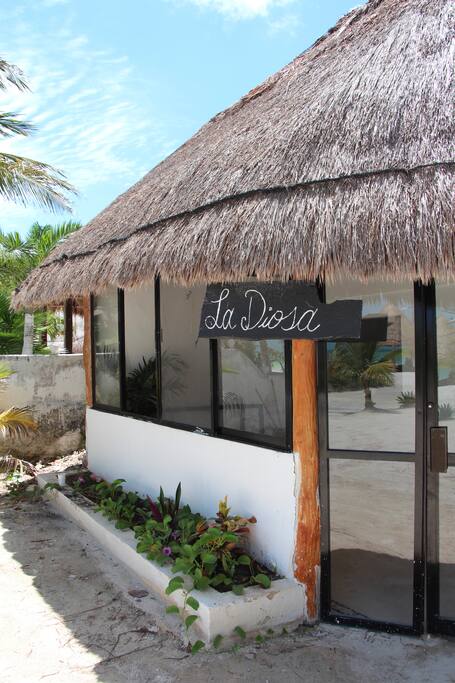 The entrance to "La Diosa"