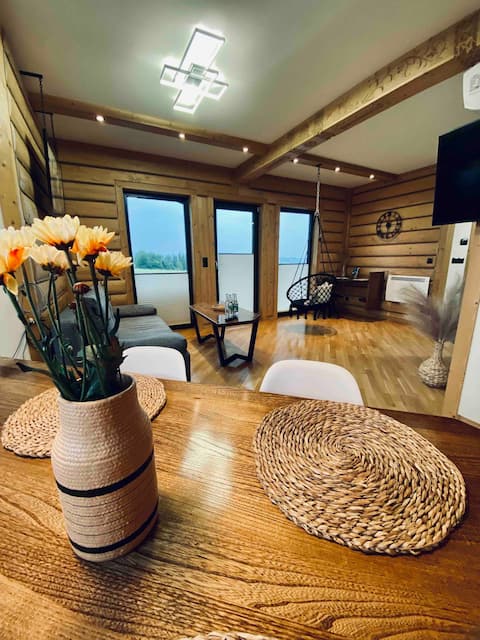 Popular Airbnb listing: Kanylosek Luxury Cottages in Gmina Czarny Dunajec