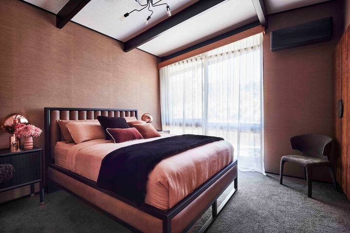 Luxurious Mid-Century Modern Home, Yarra Valley gallery image 5