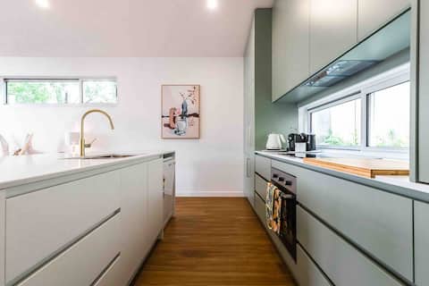 Central Hideaway-close to everything