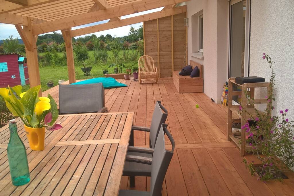 grande terrasse couverte plein sud côté jardin