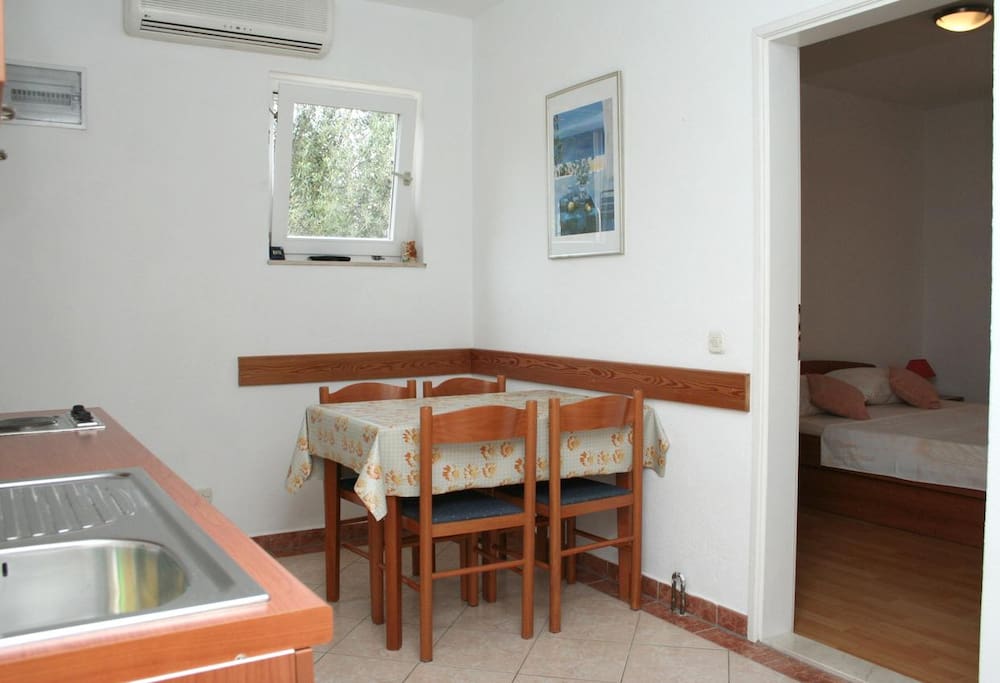 Dining room, Surface: 6 m²