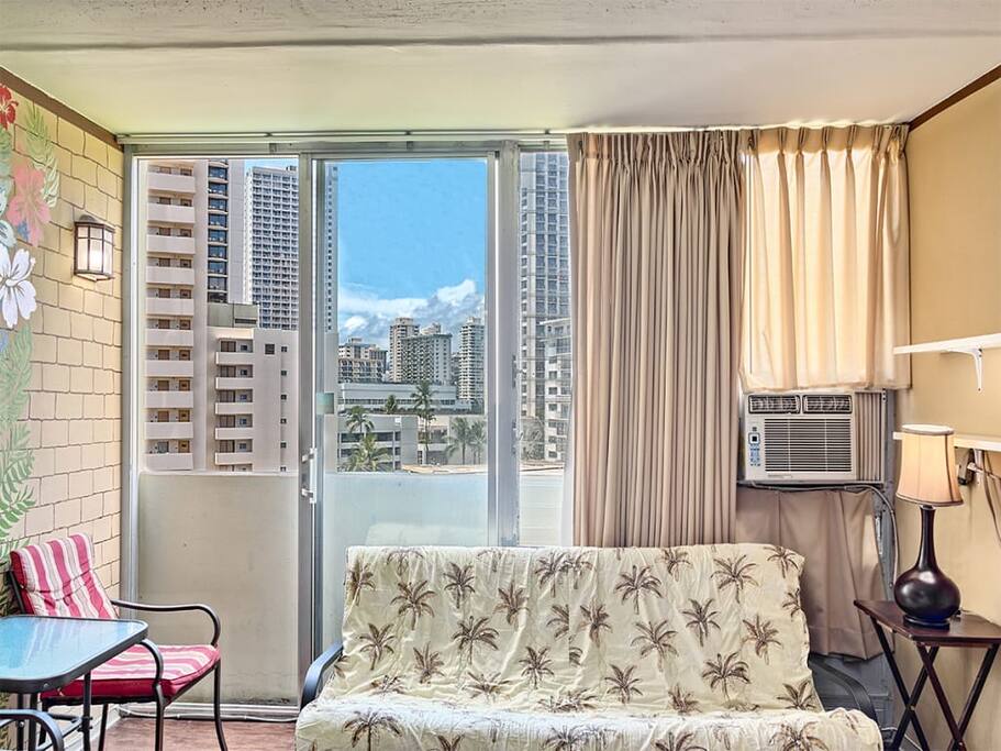 waikiki_grand_cvh_705_futonview1.jpg