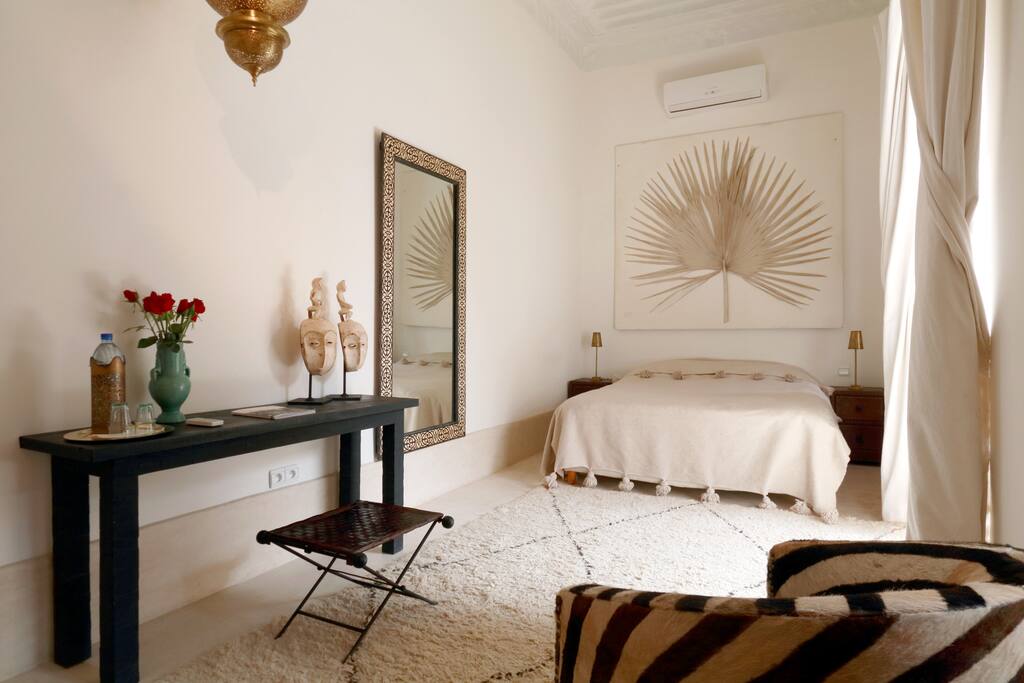 vanilla room
