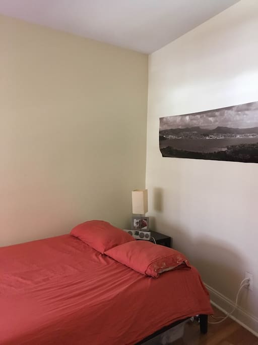 Queen size bed, memory foam!