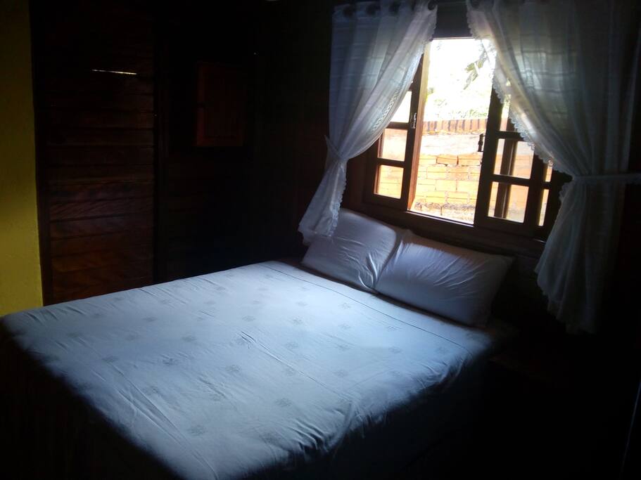Quarto 1: Cama de casal