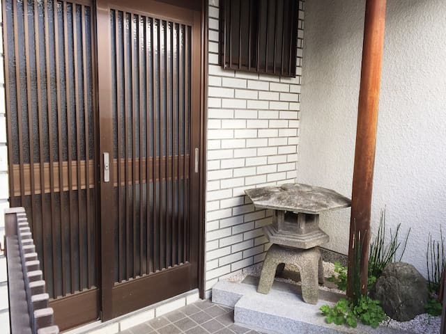 Yi Ke Pavilion Kyoto Shimogyo-ku feels the Kyoto-style life pace second floor warm and room 1-3 people room