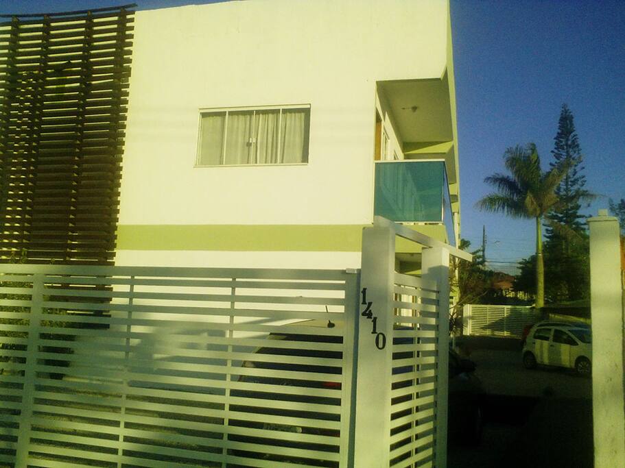 Fachada para a Rua Jardim dos Eucalitpos.