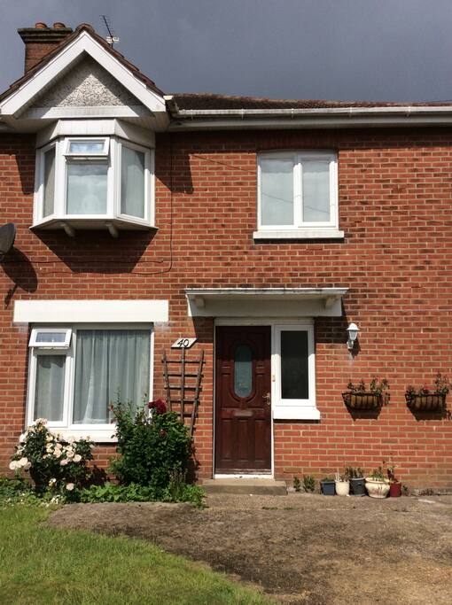 Quiet, peaceful neighbourhood with free, unrestricted parking