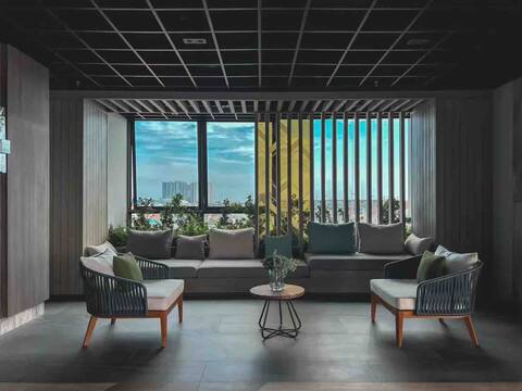 Luxury 2BR Free Skypool /Fitness/WiFi@BTS Puchao