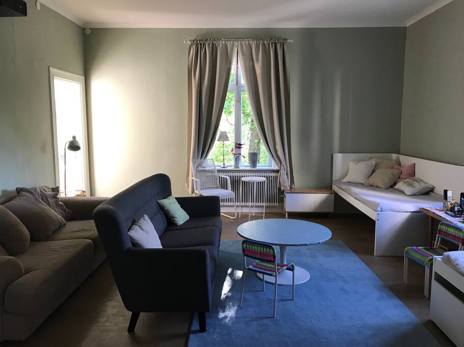 Guest room with 4 beds. Projector for TV, netflix and PS4.