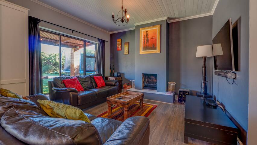 Three bed home in the heart of Constantia gallery image 2