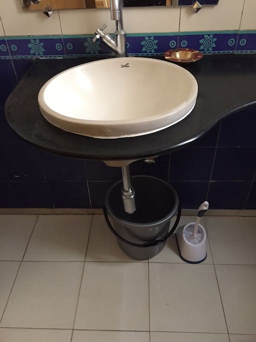 Wash basin in bathroom