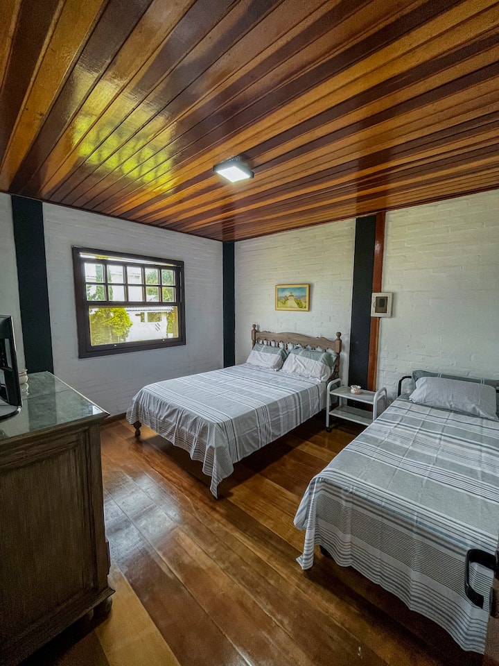 საძინებელი 1