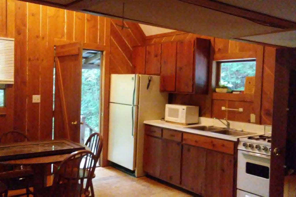 Full kitchen