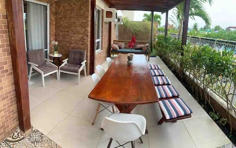 Apto 2/4 comVARANDA, 2km from the beach. Season