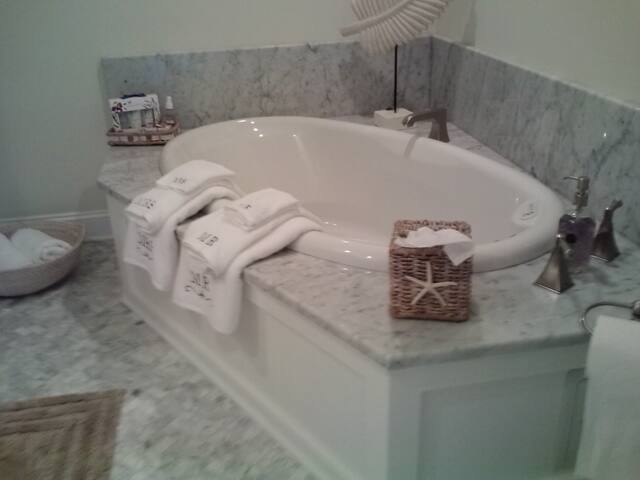 New Memories on your Private Rooftop in Watch Hill gallery image 5