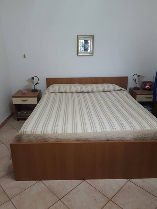 Stanza letto matrimoniale