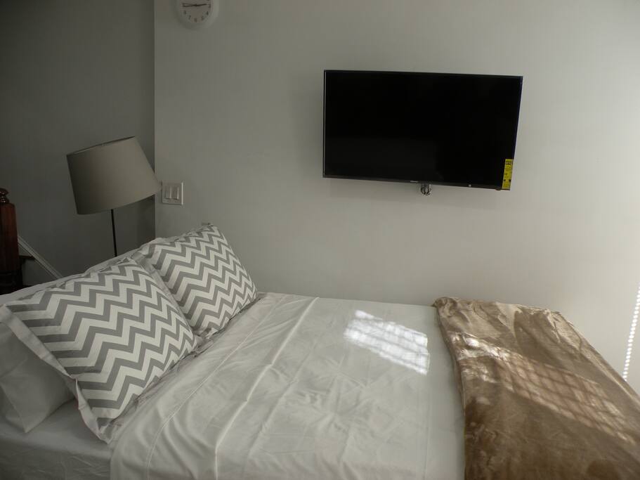 Queen bed