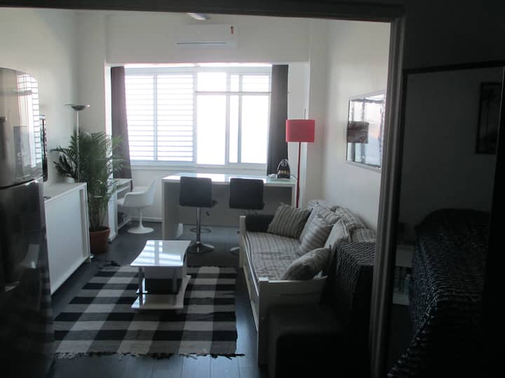 סלון עם מיזוג אוויר מפוצל/ סלון עם מזגן מפוצל