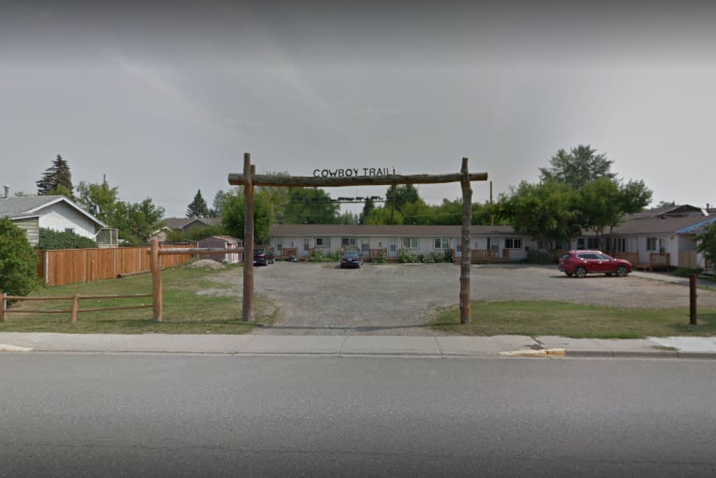 Cowboy Trail Apartment Motel Aug 2021 House In Black Diamond Canada 1 Bedroom 1 Bathroom