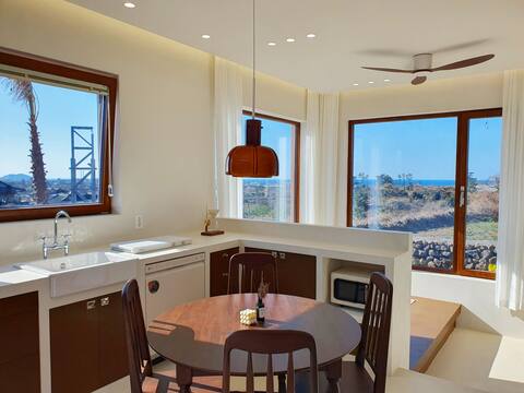 Exotic Aewol Jacuzzi Accommodation Milk with Open Landscape 
(Free open-air bath/fire pit/breakfast basket)