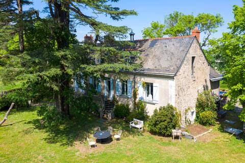 Property backed by the Hutreau d 'Angers park
