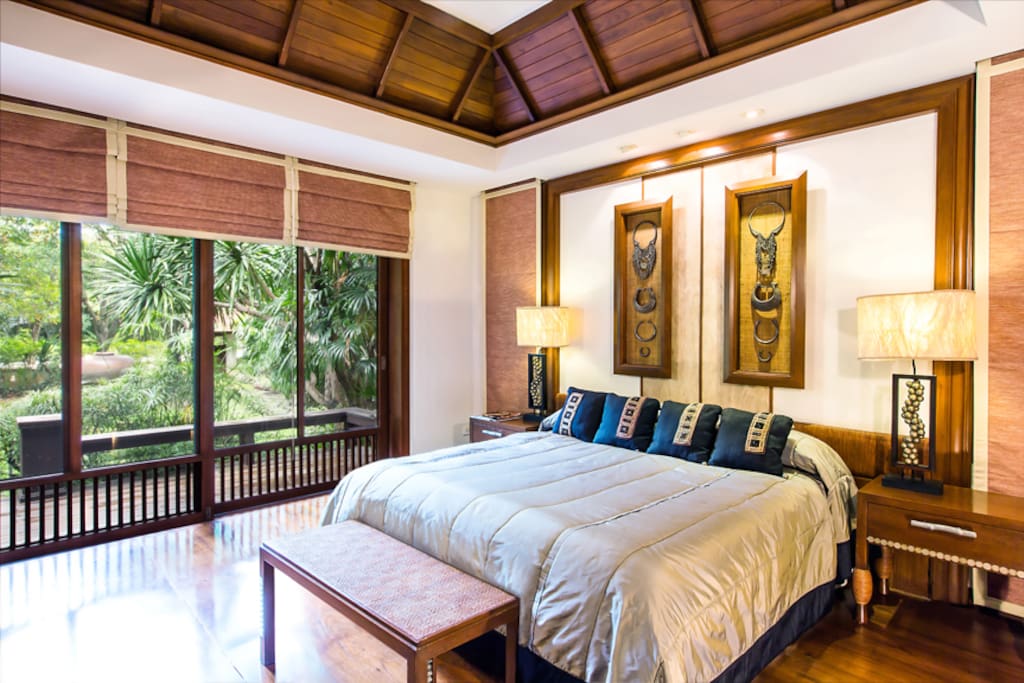King sized bed with large veranda and private pool access