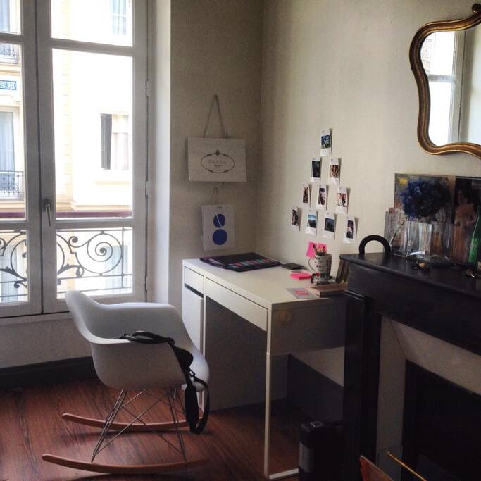 Chambre salon avec bureau